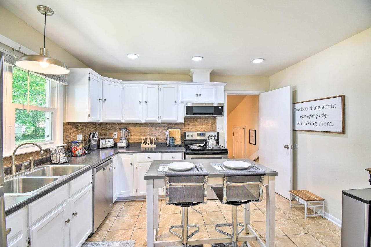 Charming Hampton Home With Yard 2 Mi To Beach! Екстер'єр фото